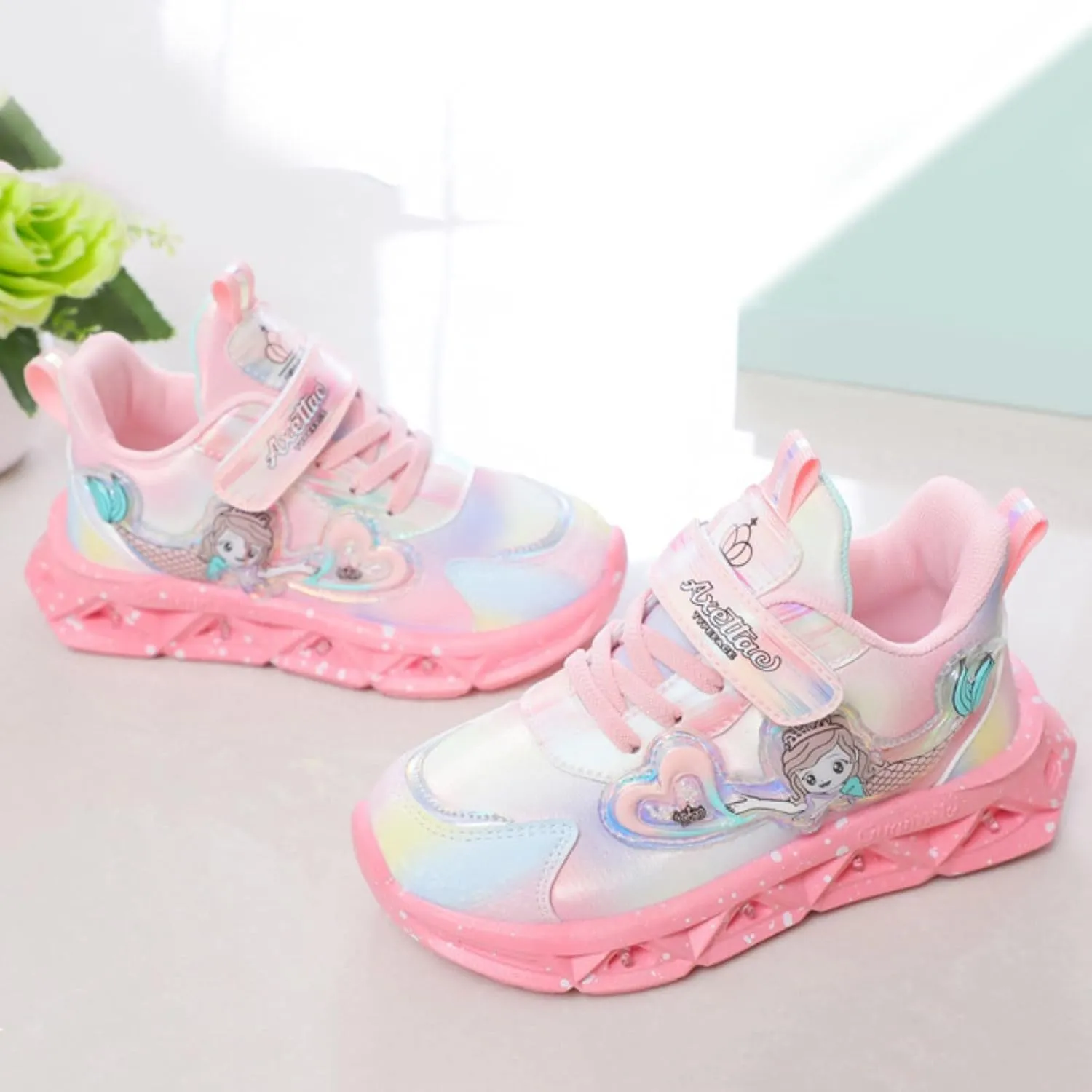 Baby Walking Shoes,Kids Baby Boys Girls Bling Led Light Sport Shoes Children Mesh Luminous Casual Shoes 1-6 Years