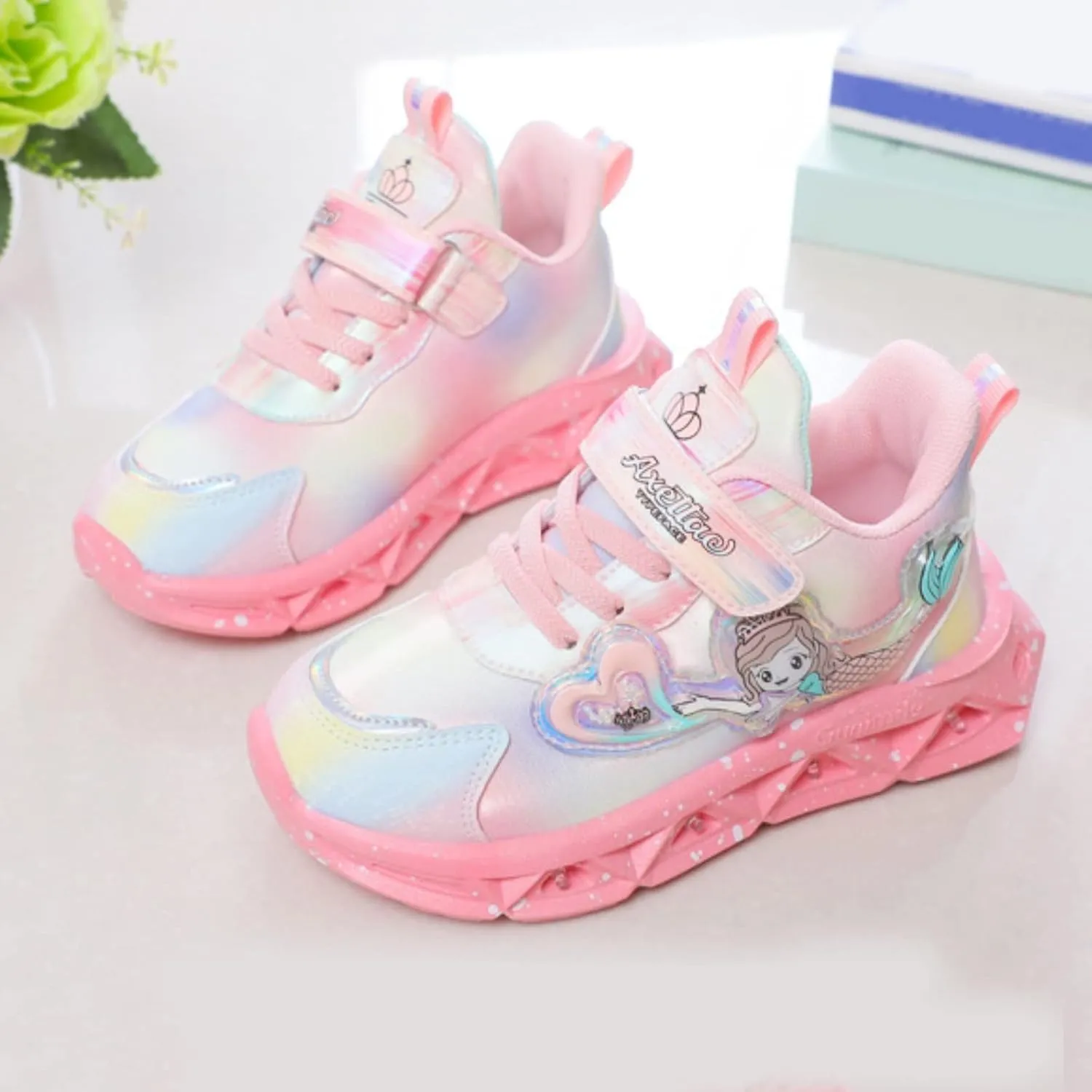 Baby Walking Shoes,Kids Baby Boys Girls Bling Led Light Sport Shoes Children Mesh Luminous Casual Shoes 1-6 Years