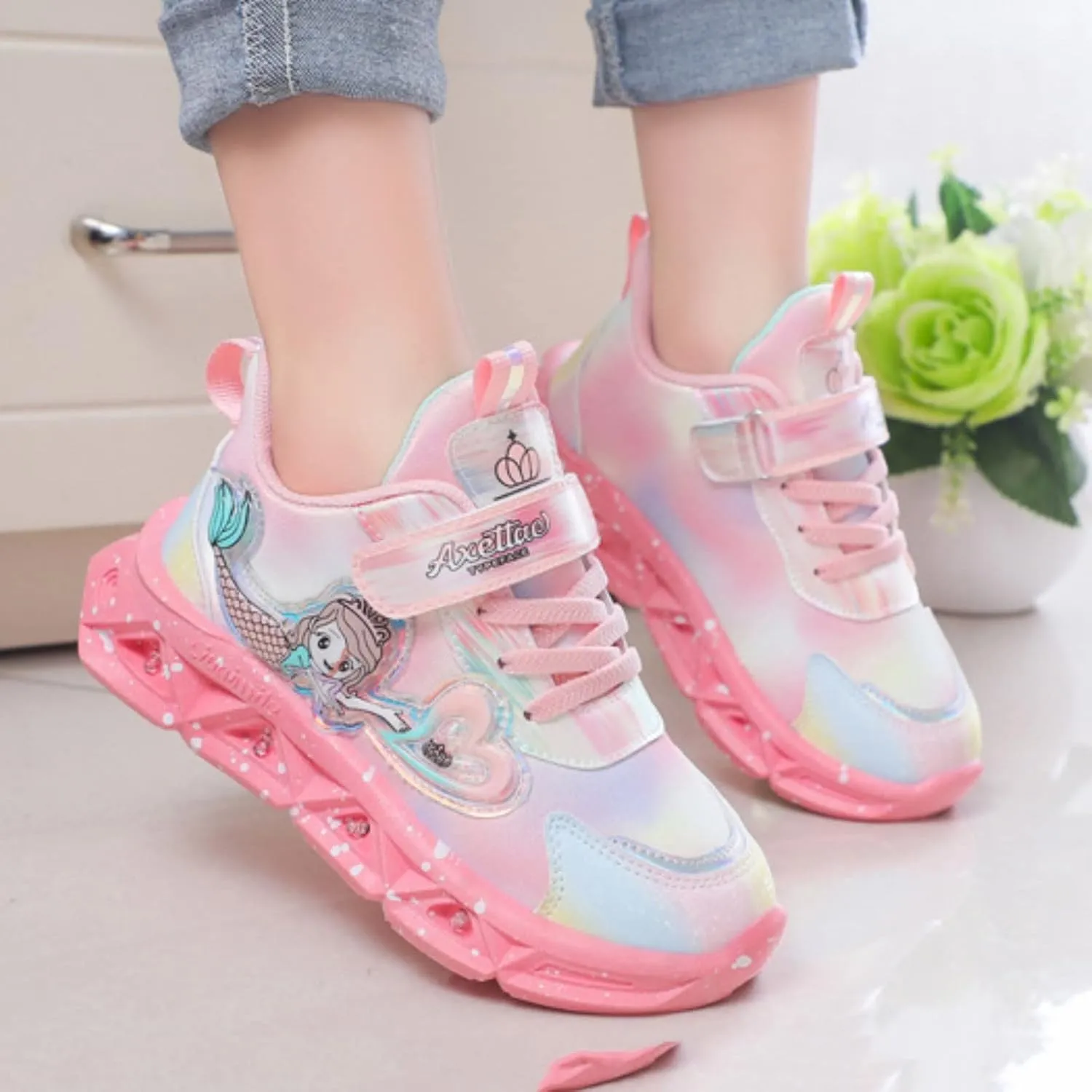 Baby Walking Shoes,Kids Baby Boys Girls Bling Led Light Sport Shoes Children Mesh Luminous Casual Shoes 1-6 Years