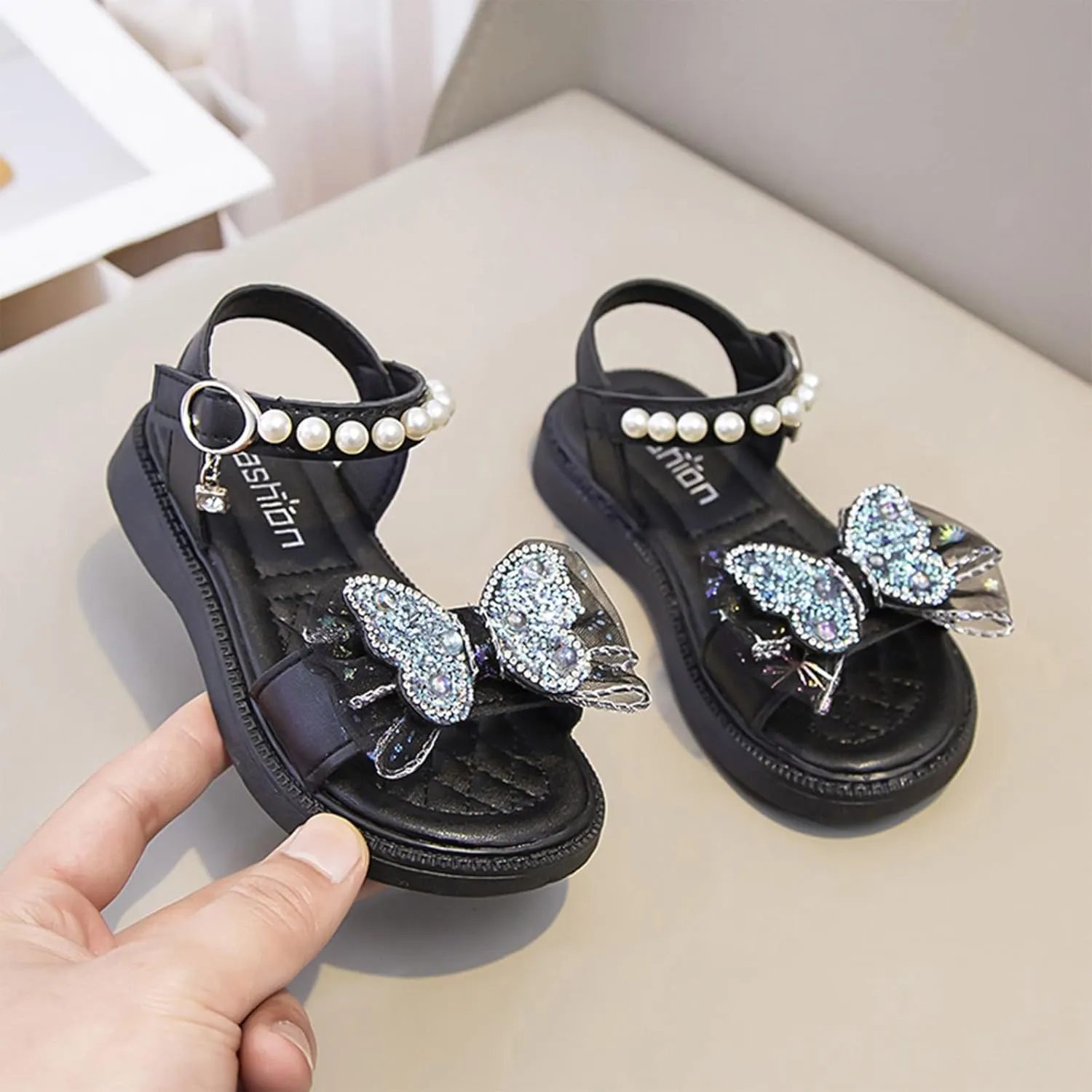 Girls Sandals Party Shoes Summer Crystal Bow Fashionable And Stylish Little Girl Princess Shoes For Middle And Large Children