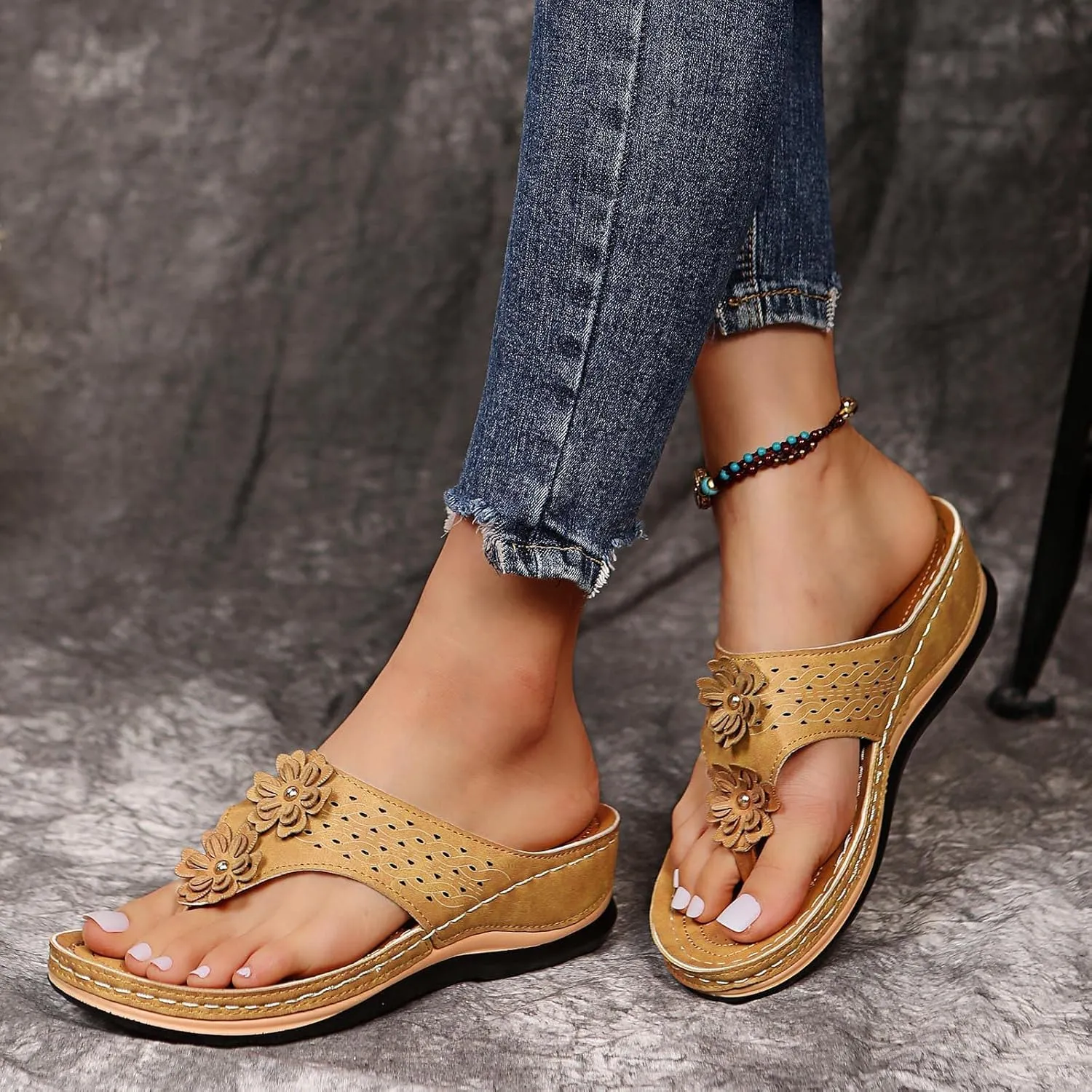 Women's Comfortable Flip Flops Arch Support Summer Wedge Sandals Breathable Open Toe Beach Slippers Non Slip
